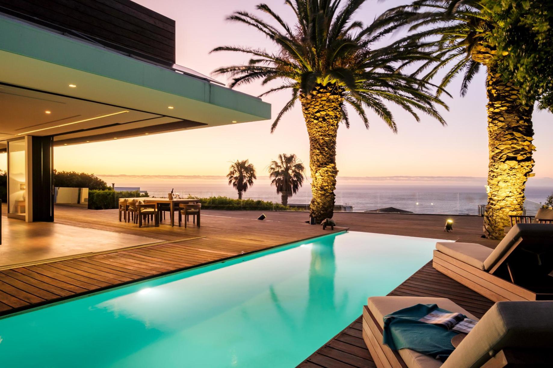 Lions Lookout in Camps Bay by Nox