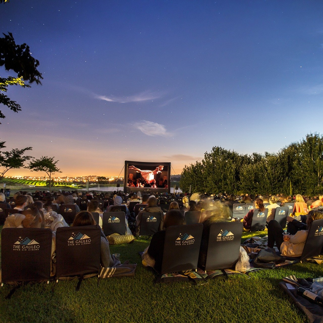 🍷 Movie nights in Durbanville are back! The Galileo returns to @