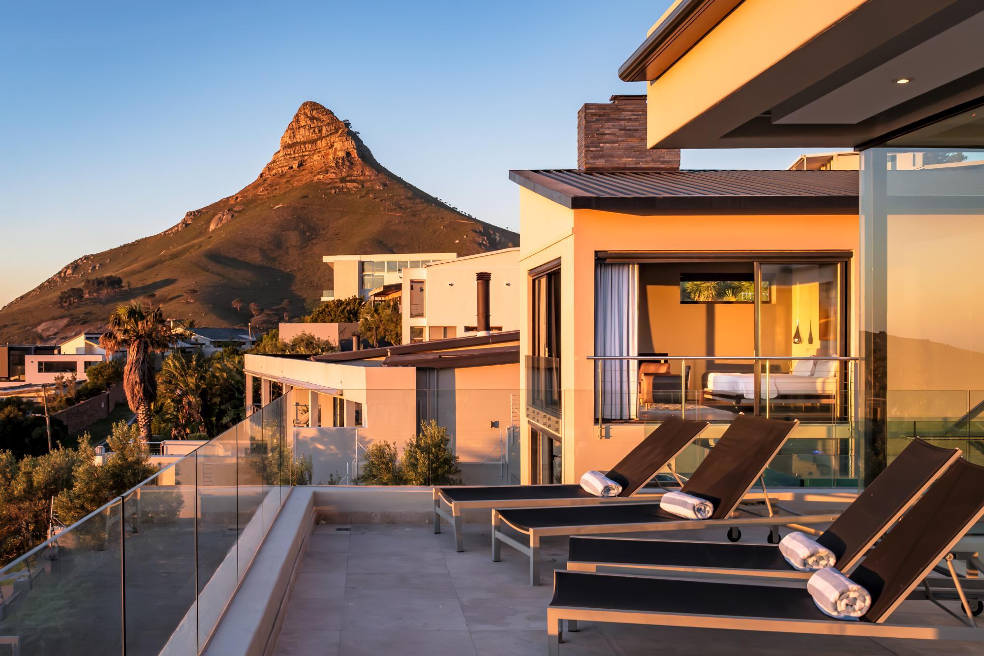 Prima Views in Camps Bay by Nox