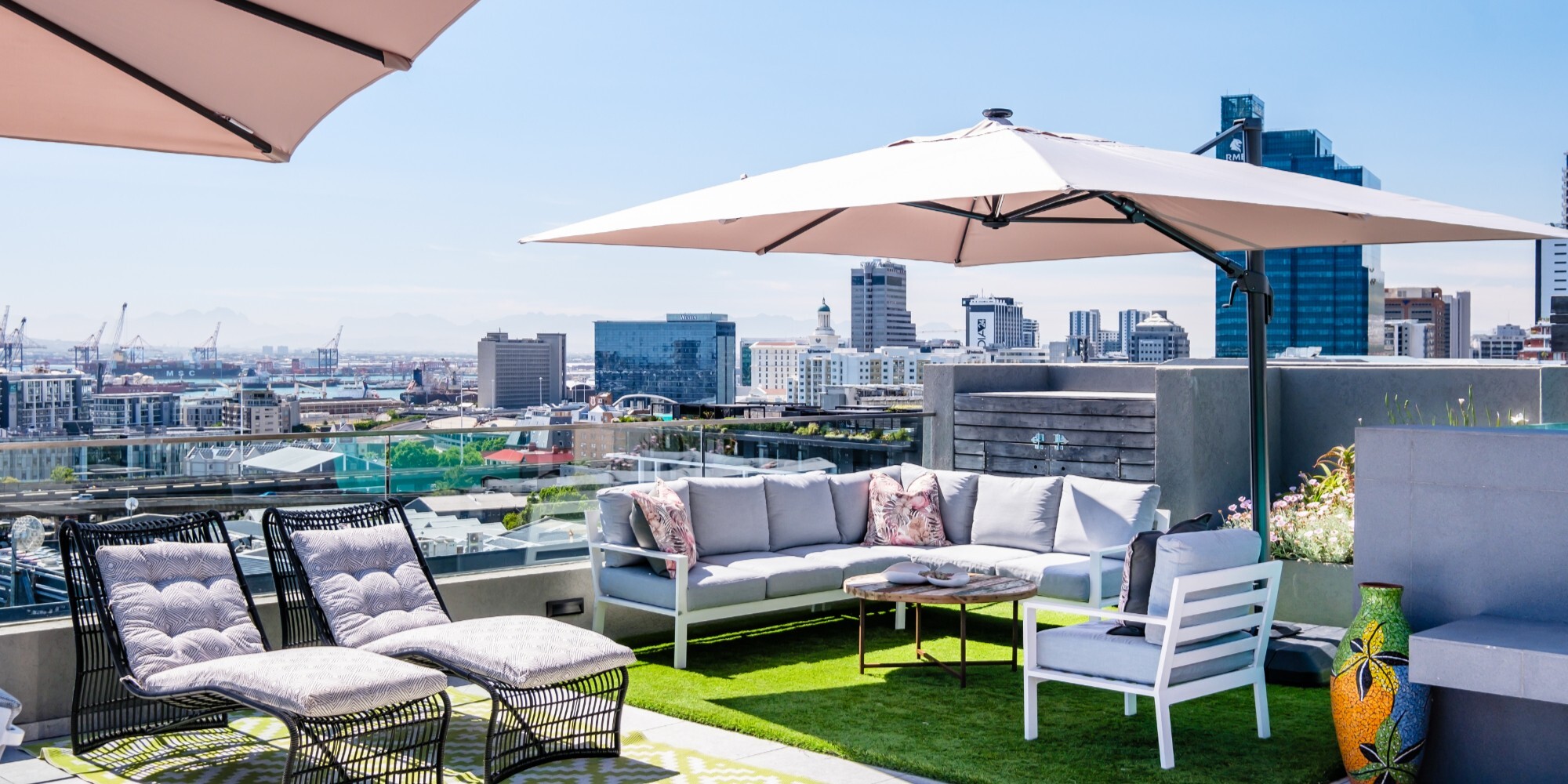 Summit on Quarter in De Waterkant by Nox